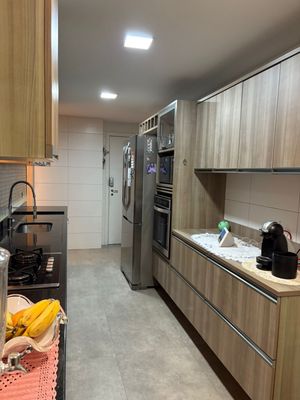 Image 37 - 878742