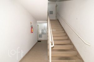 Image 18 - 878743