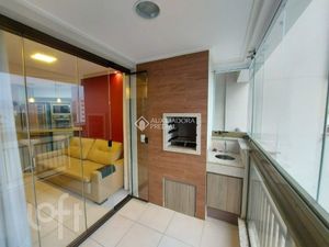 Image 10 - 878744