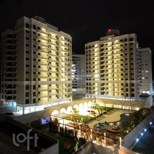 Image 17 - 878744