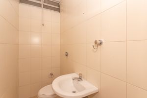 Image 8 - 878747