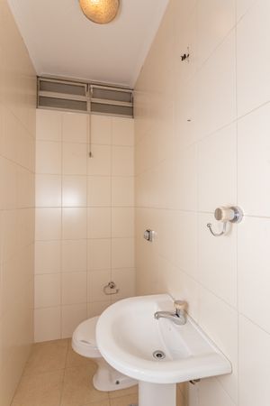 Image 9 - 878747
