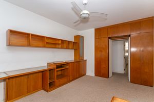 Image 11 - 878747