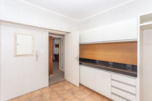 Image 39 - 878747