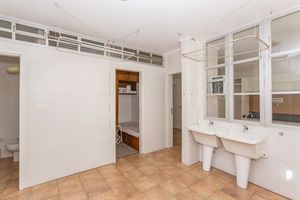 Image 44 - 878747
