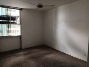 Image 9 - 878747