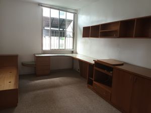 Image 8 - 878747