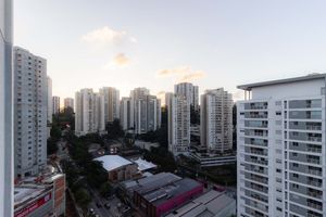 Image 6 - 878806