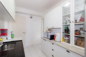 Image 25 - 878806