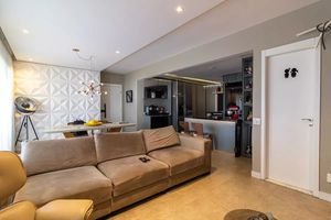 Image 1 - 878822