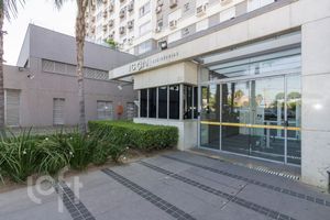 Image 31 - 878825