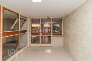 Image 25 - 878827
