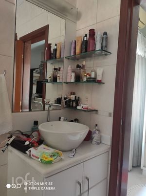 Image 21 - 878830