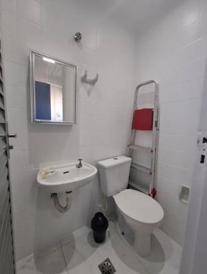 Image 9 - 878832