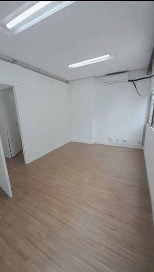 Image 1 - 878839