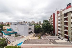Image 10 - 878844