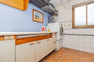 Image 33 - 878848