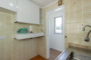 Image 13 - 878880