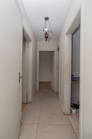 Image 12 - 878900