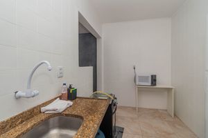 Image 18 - 878900