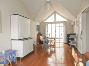 Image 22 - 878910