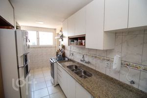 Image 12 - 878914