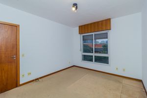 Image 15 - 878926