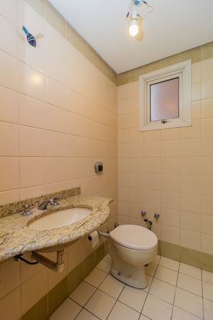 Image 19 - 878926