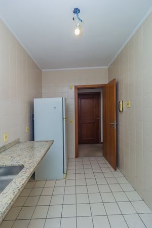 Image 21 - 878926