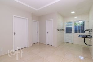 Image 1 - 878946