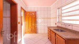 Image 8 - 878951