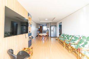 Image 14 - 878957