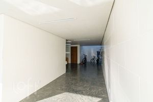 Image 24 - 878957
