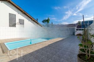 Image 6 - 878957