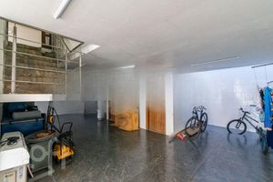 Image 25 - 878957