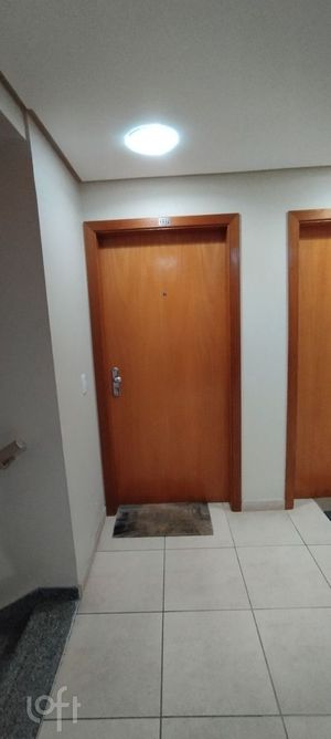 Image 11 - 878975