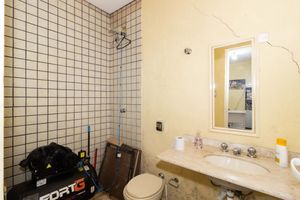 Image 19 - 878980