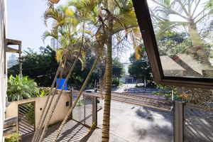 Image 34 - 878980