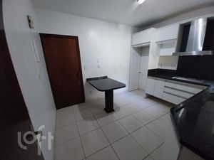 Image 7 - 878981