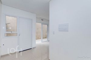Image 7 - 878982