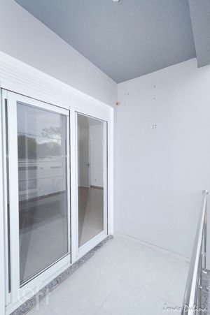 Image 19 - 878982