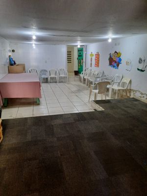 Image 12 - 878983