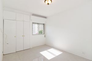 Image 7 - 878988