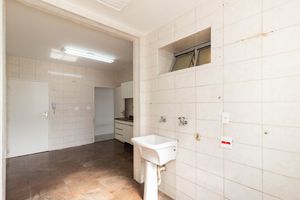 Image 19 - 878988