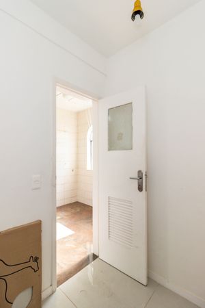 Image 21 - 878988