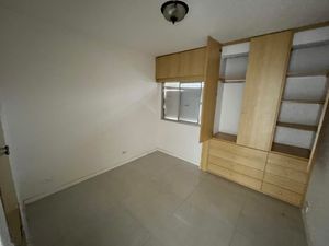 Image 4 - 878988