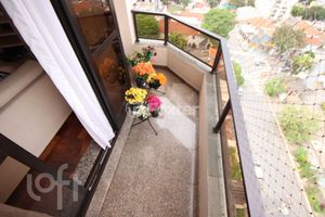 Image 6 - 878989