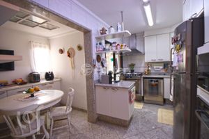 Image 21 - 878989
