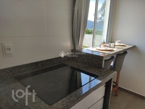 Image 9 - 879006