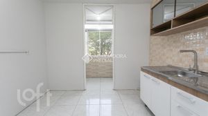 Image 11 - 879011
